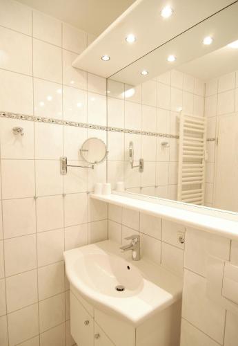 Apartment image 10