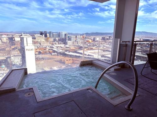 Luxury 4000 sqft Penthouse at Palms Place 56 Floor, Las Vegas
