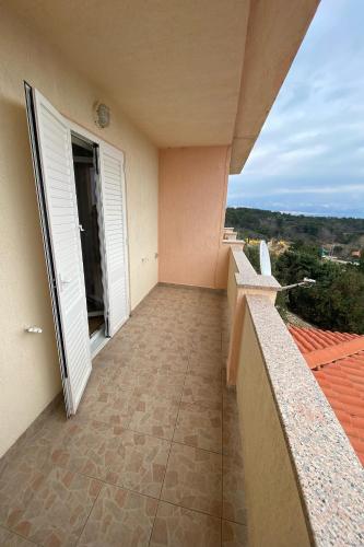 Two-Bedroom Apartment with Balcony and Sea View image 2