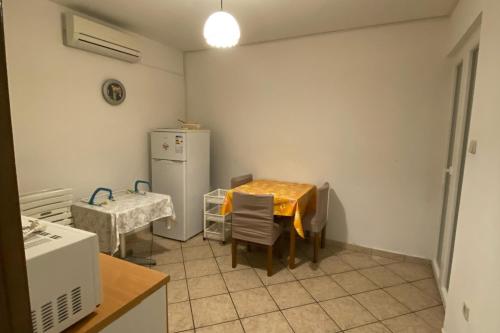 One-Bedroom Apartment with Balcony and Sea View image 3