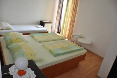 One-Bedroom Apartment with Balcony and Sea View room in Apartments with parking space Lopar Rab - 23747