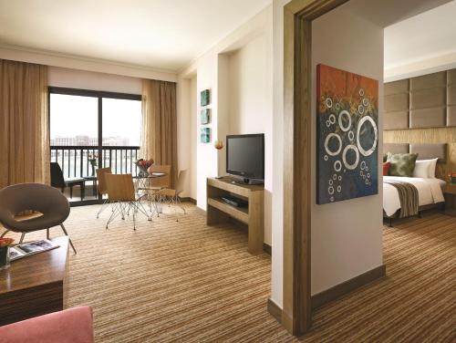 Отель Traders Hotel, Abu Dhabi 4*, Абу-Даби. Бронирование, отзывы, фото