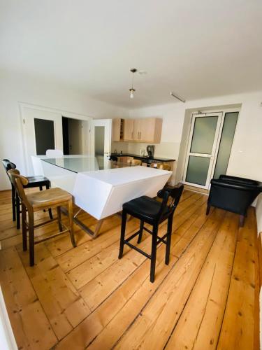 Wohnung, 3 Zimmer, eines davon Durchgangszimmer, ruhig, Graz Zentrum, Štýrský Hradec (fotografie 8)