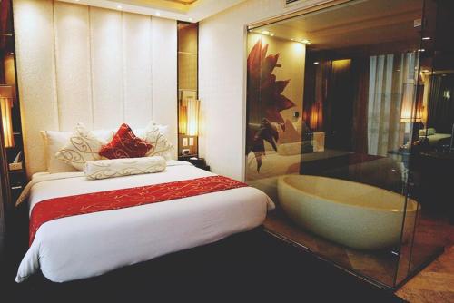 room detail thumbnail 1