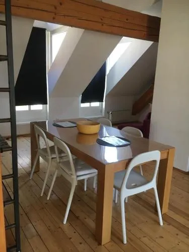 Dachgeschosswohnung mit 2 Schlafzimmern in Graz, Österreich