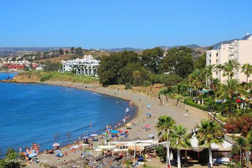 Estepona - Playa - Villa en Park Beach con terraza y jardín privado PB6 (Estepona - Playa - Villa en Park Beach con terraza y jardin privado PB6) in ปลายา เดล ซอล บียากานา