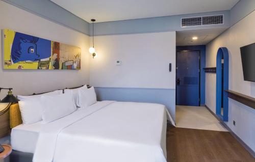 room detail thumbnail 1