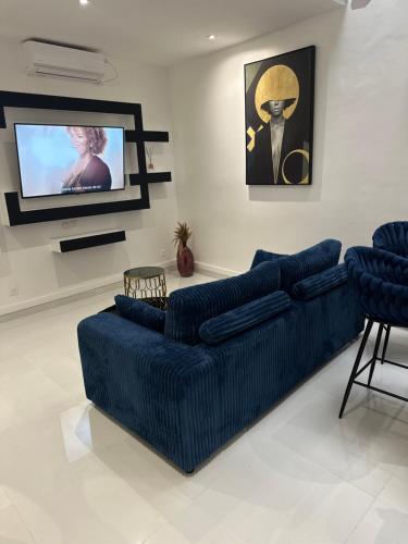 Instalaciones, CYRUS Hotel House in Baimbridge