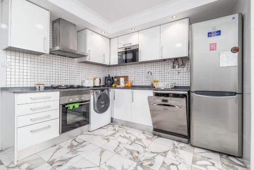 ห้องครัว, BeGuest Tejo River Lisbon in อัลมาดา