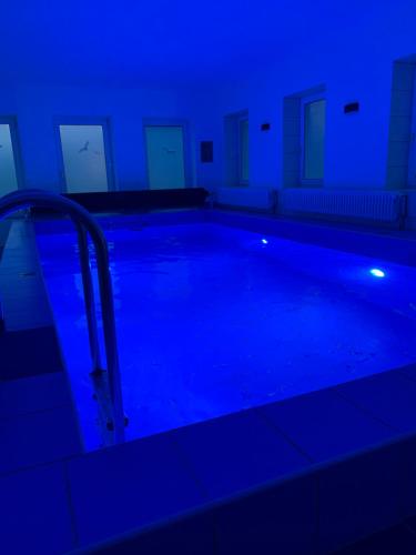 Pool & Peace, Гюстров