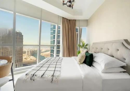 Beautiful Studio Apartment with Canal and Seaview - image 9