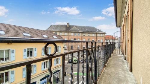 ระเบียง/ชานเรือน, CALYPSO - Hypercentre - Proche Gare & Tram - Balcon - Wifi in อานเนอมาส