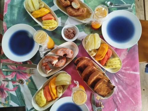 Ételek és italok, Chambre d'hôtes avec piscine petit déjeuner offert (Chambre d'hotes avec piscine petit dejeuner offert) in Faanui