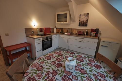 Ferienwohnung im Pfarrhaus Kolzow 12.0km von Vogelsang entfernt