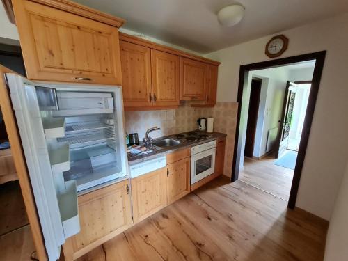 Kitchen, Haus Oswaldi by Globalimmoservice in Sankt Oswald