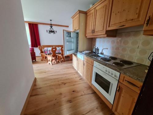 Kitchen, Haus Oswaldi by Globalimmoservice in Sankt Oswald