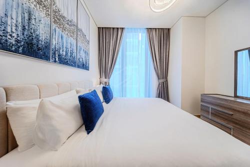 Modern one bedroom apartment in lotus creek beach, Dubai (foto 2)