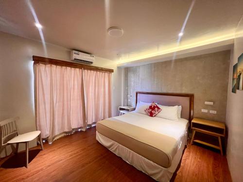La Palme Room Type - Deluxe King Room