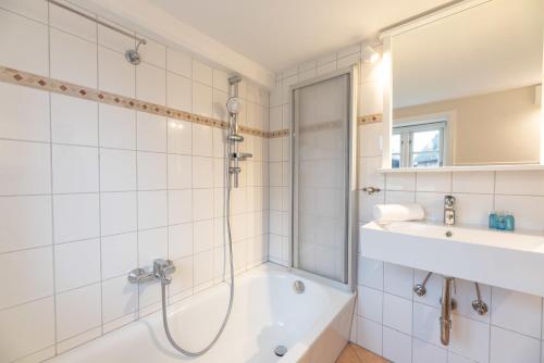 Haus Ankerplatz 3.0km von Witsum entfernt