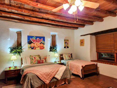 Red Mountain Manor vineyard and guesthouse in Rio Rancho, USA