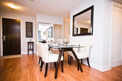 JJ Furnished Apartments Downtown Toronto: Entertainment District Element