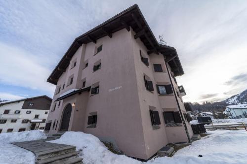 Two-Bedroom Apartment room in Chesa Allegra - Celerina