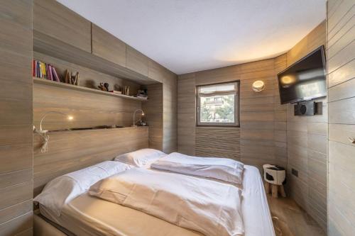 Two-Bedroom Apartment image 4