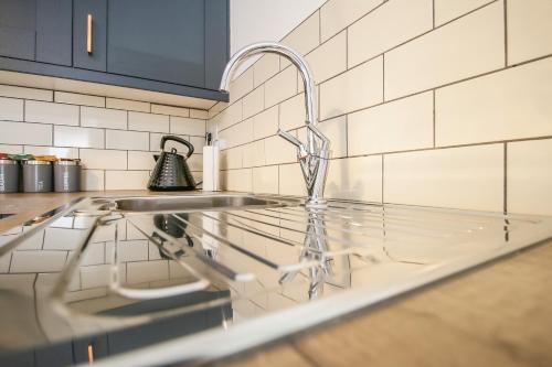 Lake View Apartments Oulton Broad - image 10
