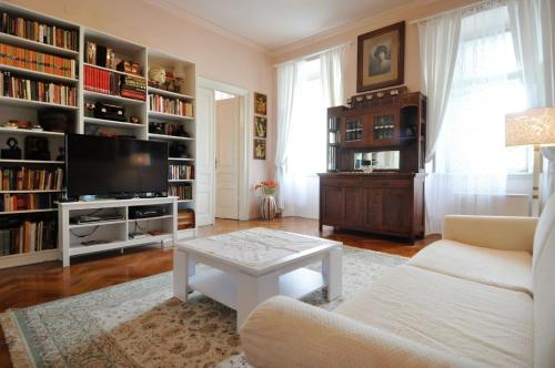 Amphiteater Art Apartman - image 6