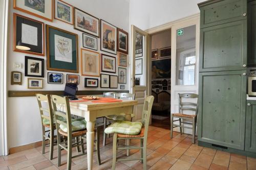 Amphiteater Art Apartman - image 14