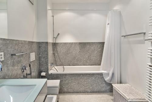 Chesa Chalavus - St. Moritz - image 2