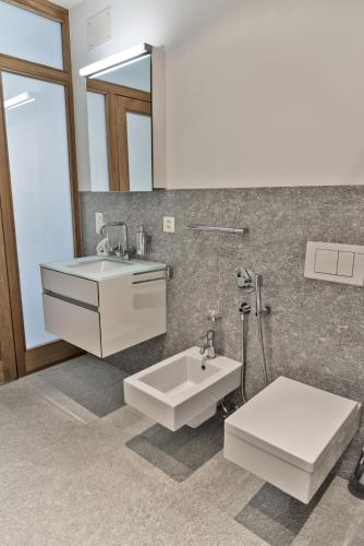 Chesa Chalavus - St. Moritz - image 12