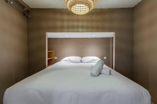 Chic Old Town Apartment