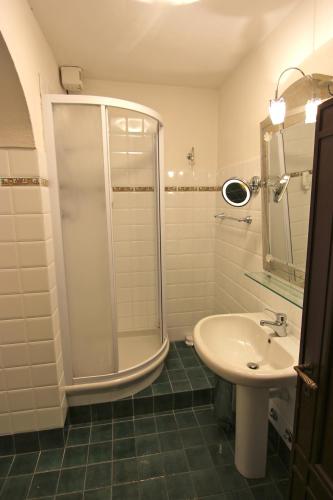 Deluxe Double or Twin Room with Private External Bathroom