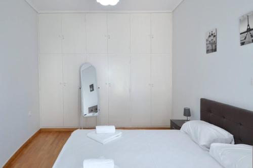 A spacious minimal apatment at Chalandri