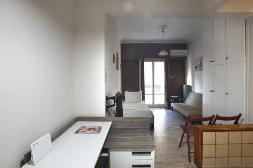 Studio next to Agios Nikolaos Church, Atény
