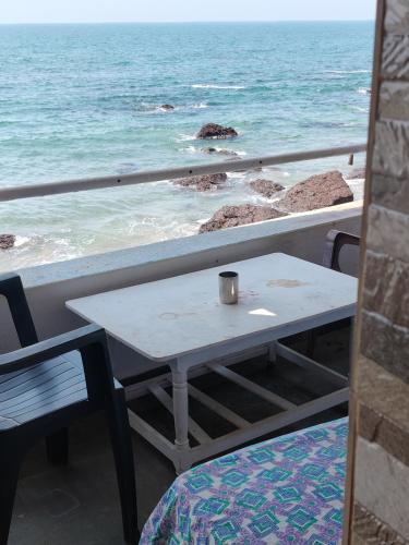 Om Ganesh Guest House Cliffside in Arambol