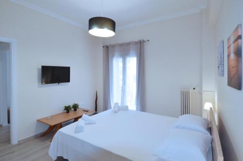 A heart apartment at Skouze Hill, Dirrachiou 2