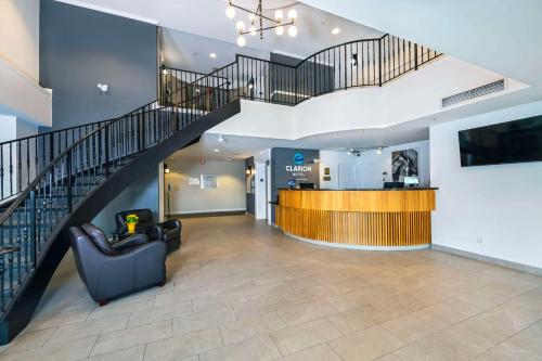 Fuajee, Clarion Hotel & Conference Centre Abbotsford - Fraser Valley in Abbotsford