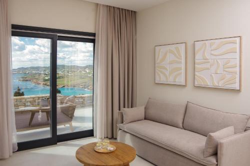 プノエ ヴィラズ シロス