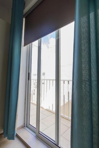 balkong/terrass, Modern & Central 2 bedroom & 2 bathrooms apartment in Msida