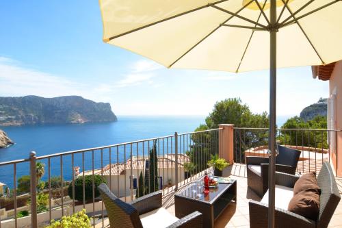 Villa with incredible sea views and pool Up To 7