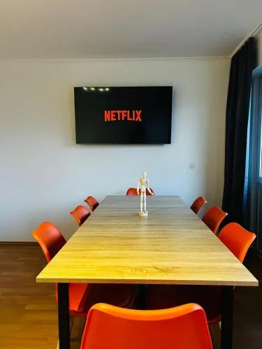 B2 XL Top I 130m2 I 10 Einzelbetten I voll ausgestattet I Balkon I Wasch I XXL P in Mettingen, Deutschland