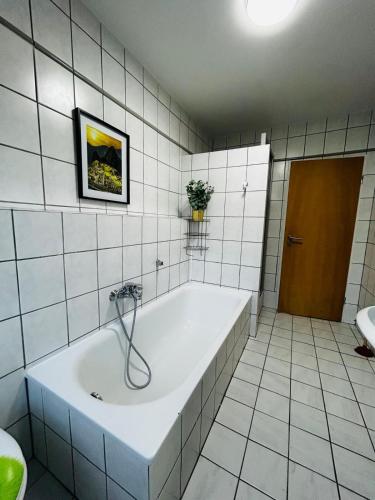 Badkamer, B2 XL Top I 130m2 I 10 Einzelbetten I voll ausgestattet I Balkon I Wasch I XXL P in Mettingen