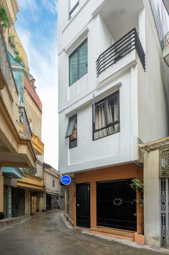 Fuji Hotel and Apartment Cau Giay - 숙소 외관