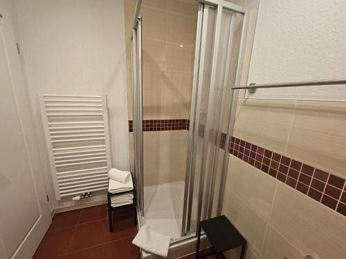 2 bedrooms, 4 beds