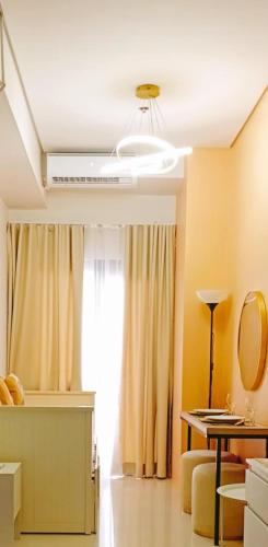 Happystaywithus, Manila