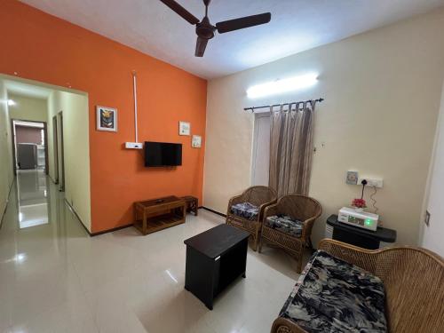 Ganga Family Stay - 2BHK Near Ganga Hospital