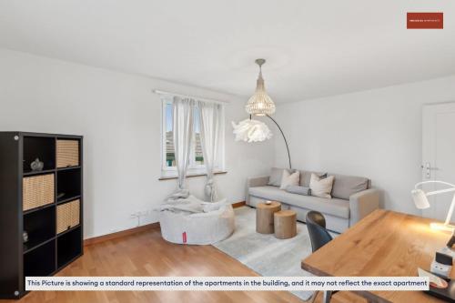 Basic 3BR Stay with Balcony Near Zürich HB (Basic 3BR Stay with Balcony Near Zurich HB)