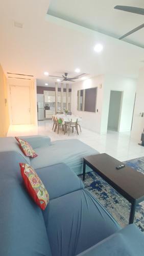 Sky Loft Premium Bukit Indah with Garden View & Nflix HBO A30 Sky Loft Premium Bukit Indah with Garden View & Nflix HBO A30